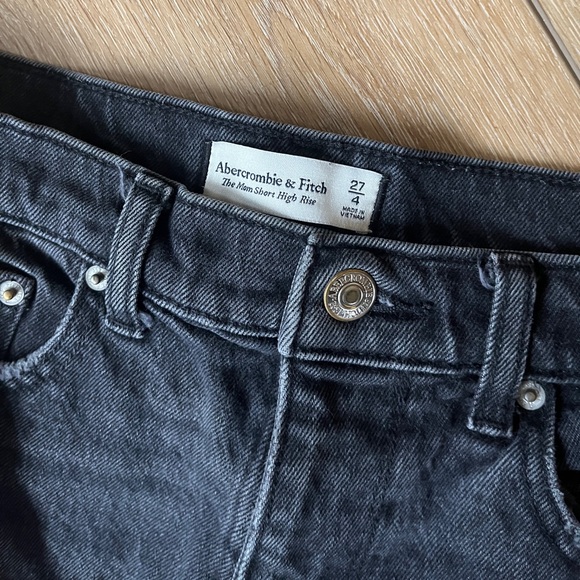 Abercrombie & Fitch the Mom short high rise - Picture 2 of 3